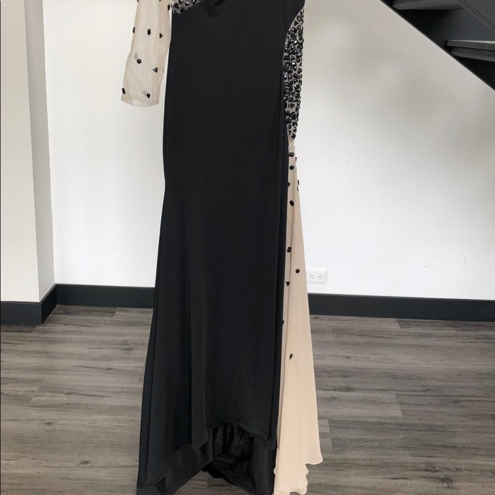 Dress - Picture 3 of 4